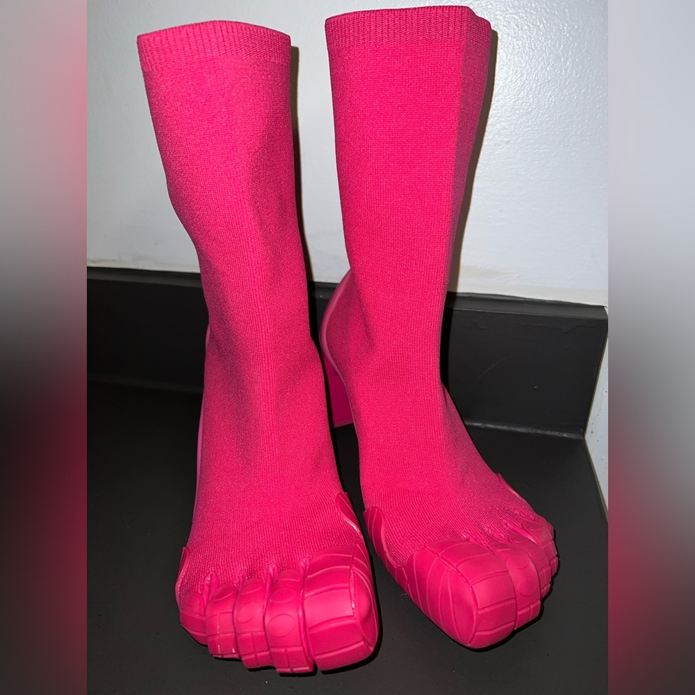 Pink Five Finger Toe Booties.